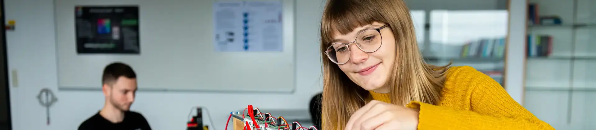 Studenten in einem Labor