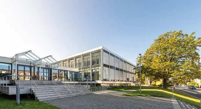 Gebäude in Hagen in schönem Licht