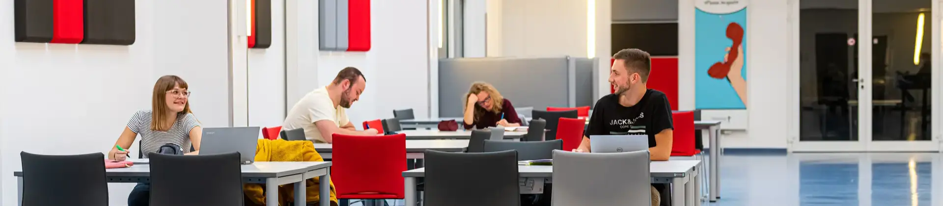 Studenten in der Uni Hagen