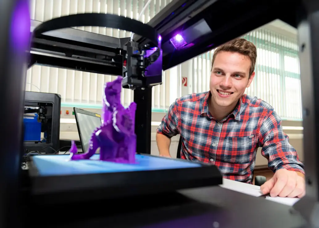 Student an Maschine