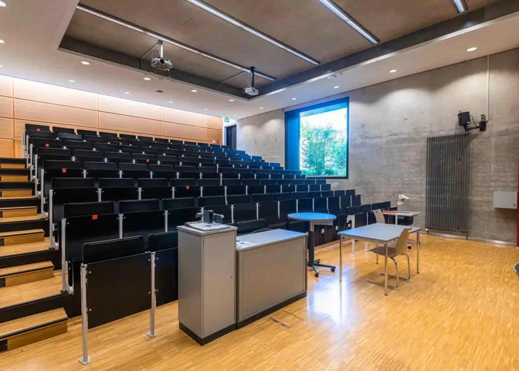 Leerer Hörsaal in Meschede