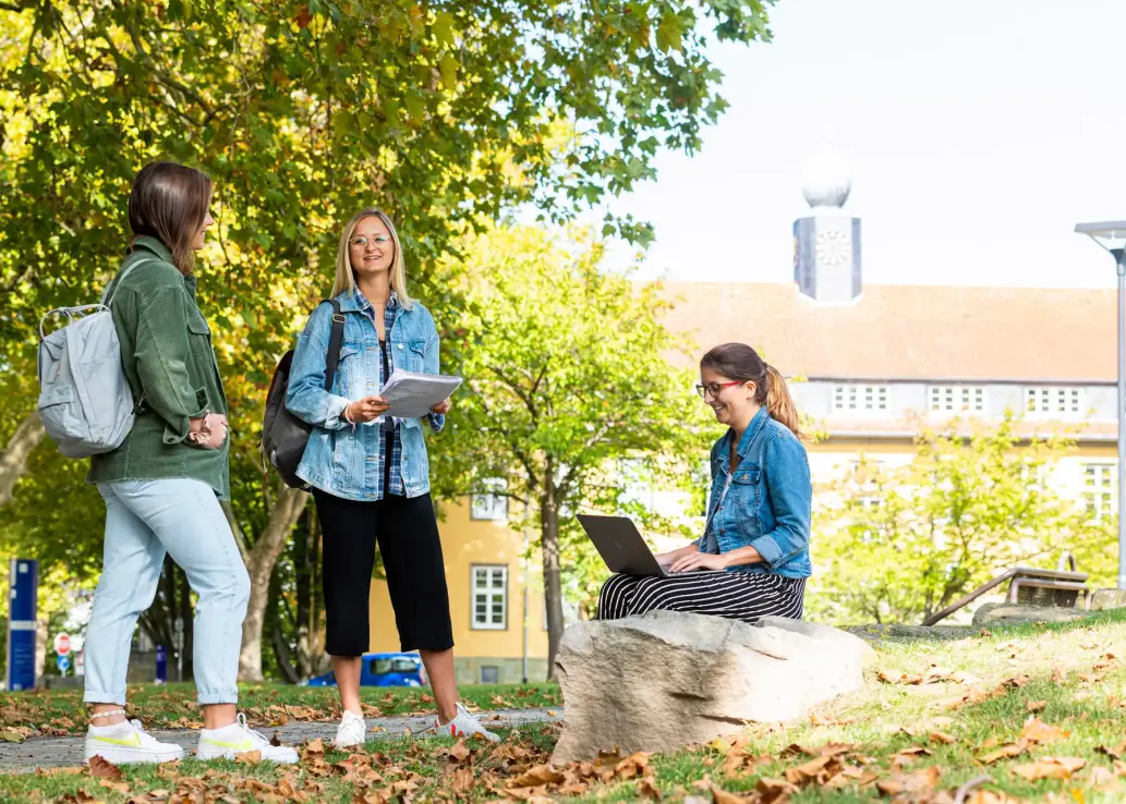 3 Frauen auf dem Campus Soest