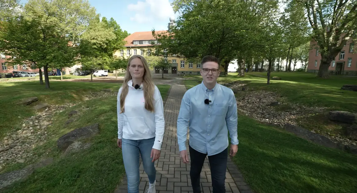 Studierende auf dem Campus Soest