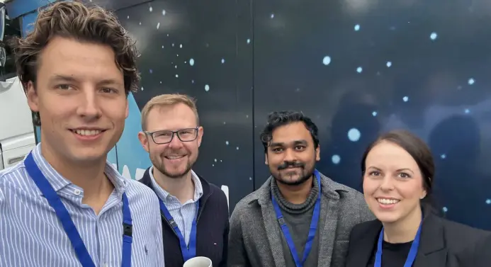 Marc Hübschke, Eugen Buss, Laxmikant Shrikant Baheti und Katharina Tscheuschner promovieren an der FH Südwestfalen und nutzten den Transferkongress, um ihre Promotionsvorhaben zu diskutieren.
