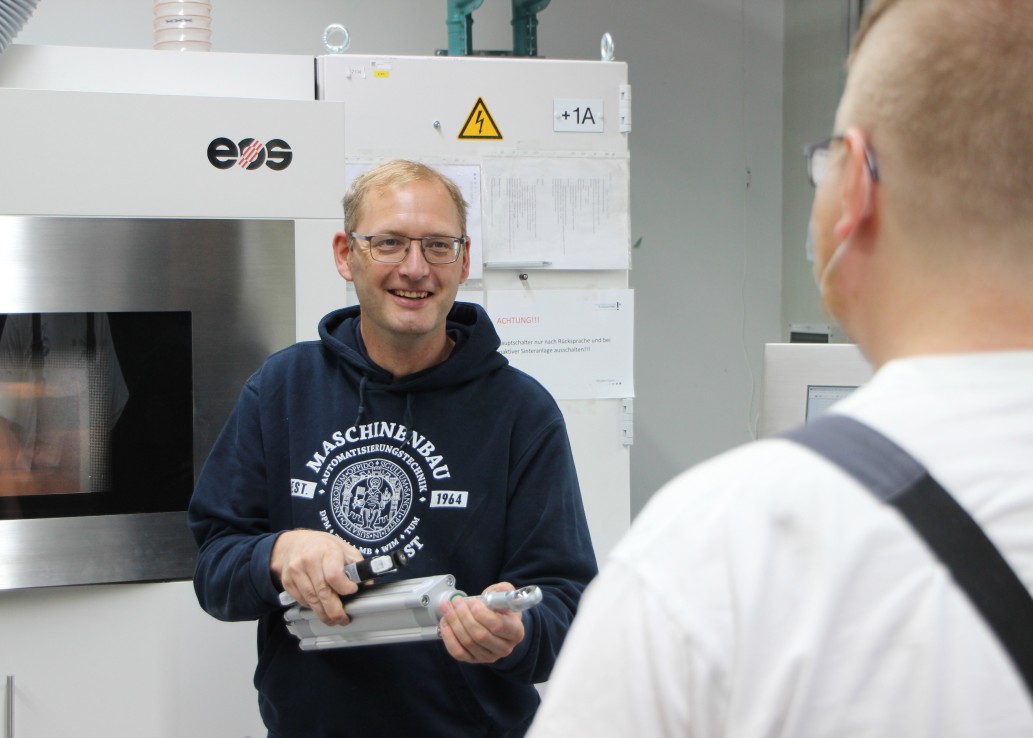 Prof. Dr. Jens Bechthold, Leiter des 3D-Druckzentrums, hat den Studenten bei seiner Bachelor-Arbeit fachlich unterstützt.