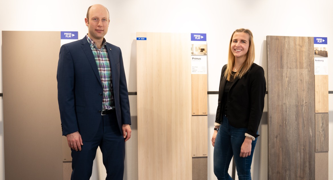 Manuel Thiel und Anne Hufelschulte im Showroom der Firma Interprint