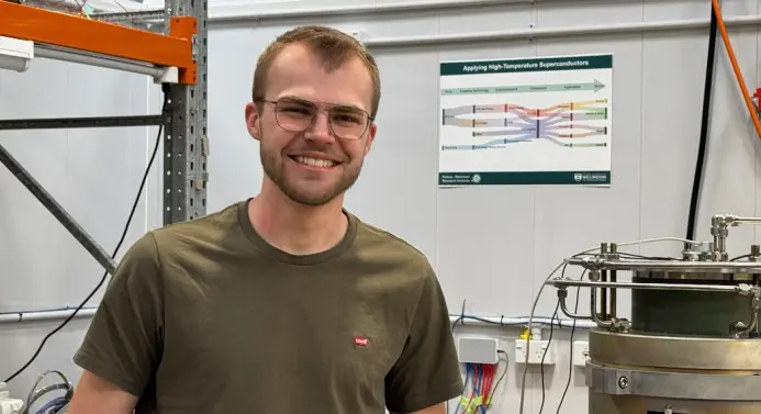 Studient Lukas Hamm im Labor